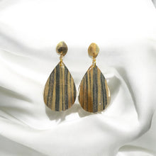 Load image into Gallery viewer, Handmade - Elegante Resin Earrings - Navy and Gold