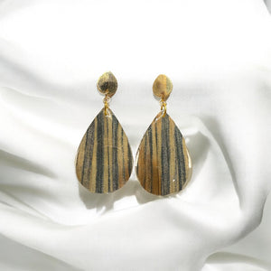 Handmade - Elegante Resin Earrings - Navy and Gold