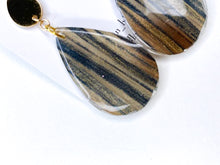 Load image into Gallery viewer, Handmade - Elegante Resin Earrings - Navy and Gold